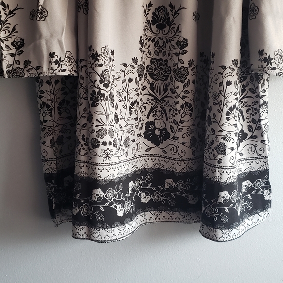 Midnight Velvet "Bell Sleeve Cold Shoulder Top" S - Picture 4 of 5